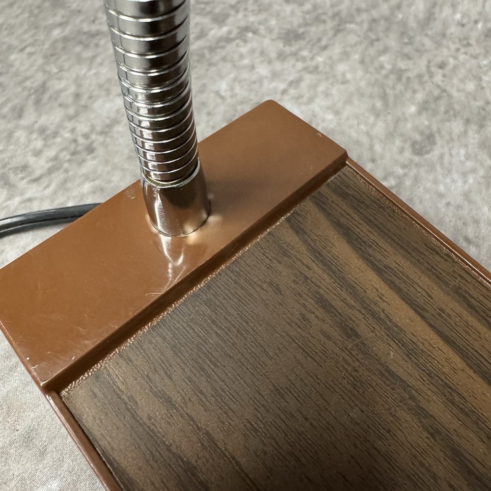 VTG Underwriters Laboratories Portable Gooseneck MCM Desk Lamp Woodgrain E72474 - Picture 6 of 9